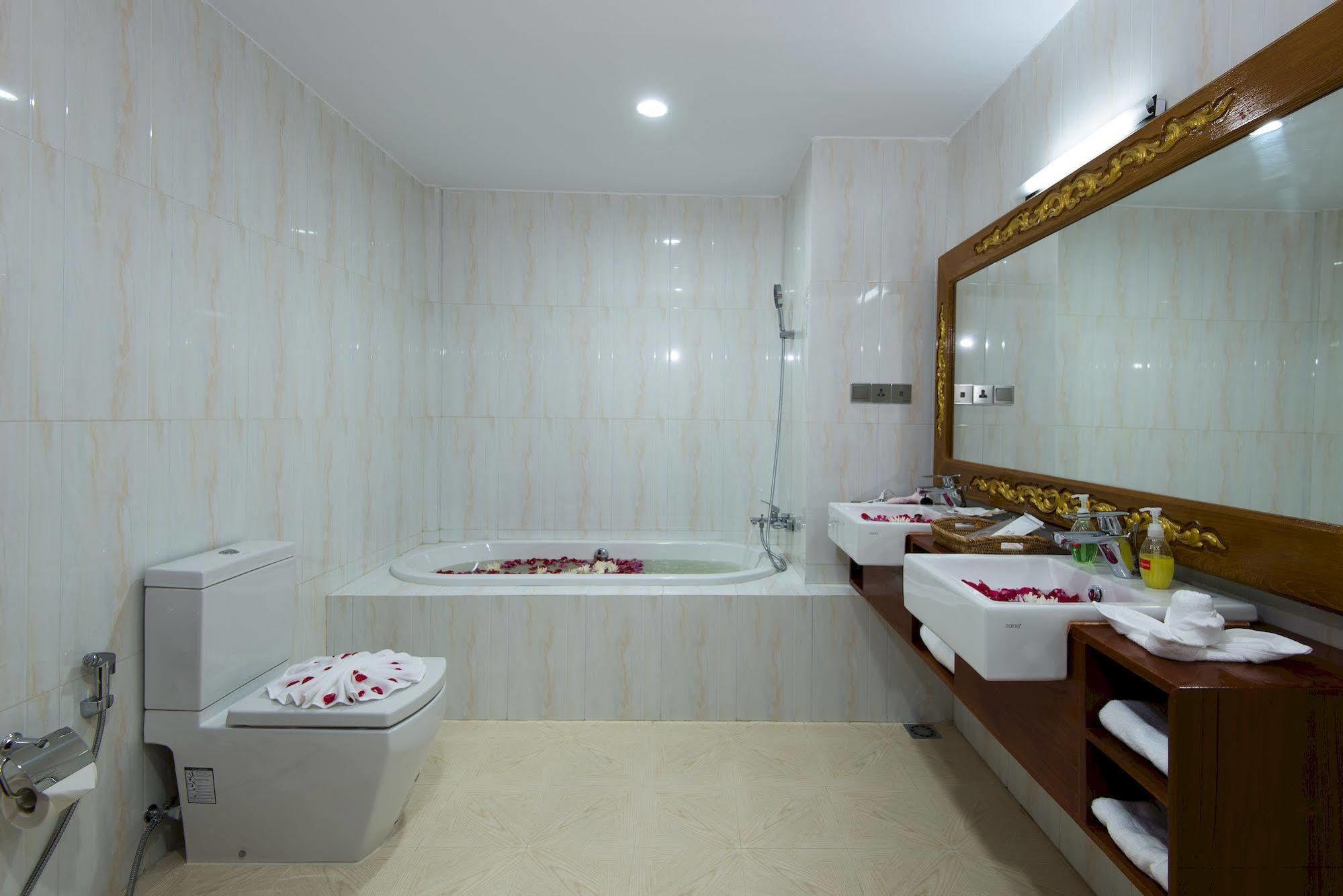 Su Tine San Royal Palace Hotel Bagan Exterior photo